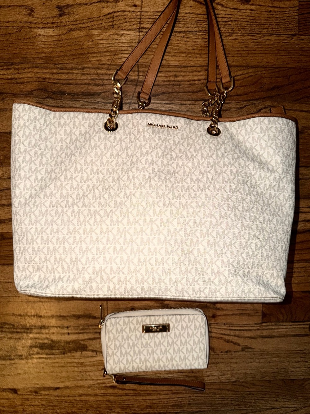 Michael Kors White monogram jet set tote on chain.  + wallet!